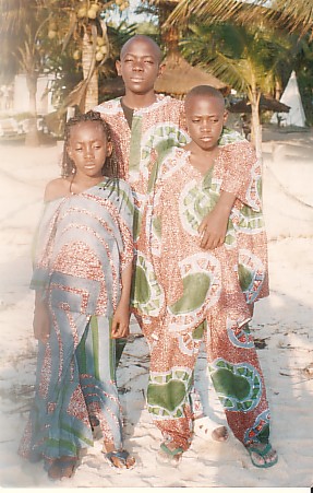 moi et mon grand frere et ma petite soeur